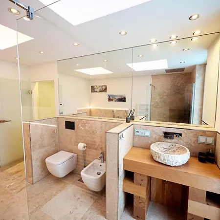 Work & Penthouse In Apartament *