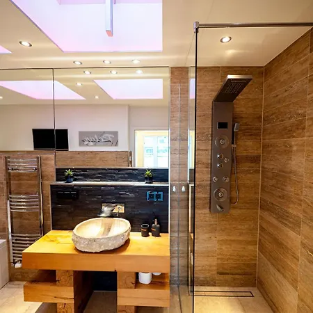 Work & Penthouse In Apartament